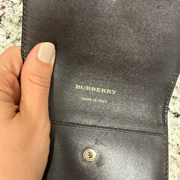 Small vintage Burberry brown fold-over wallet - Picture 2 of 4
